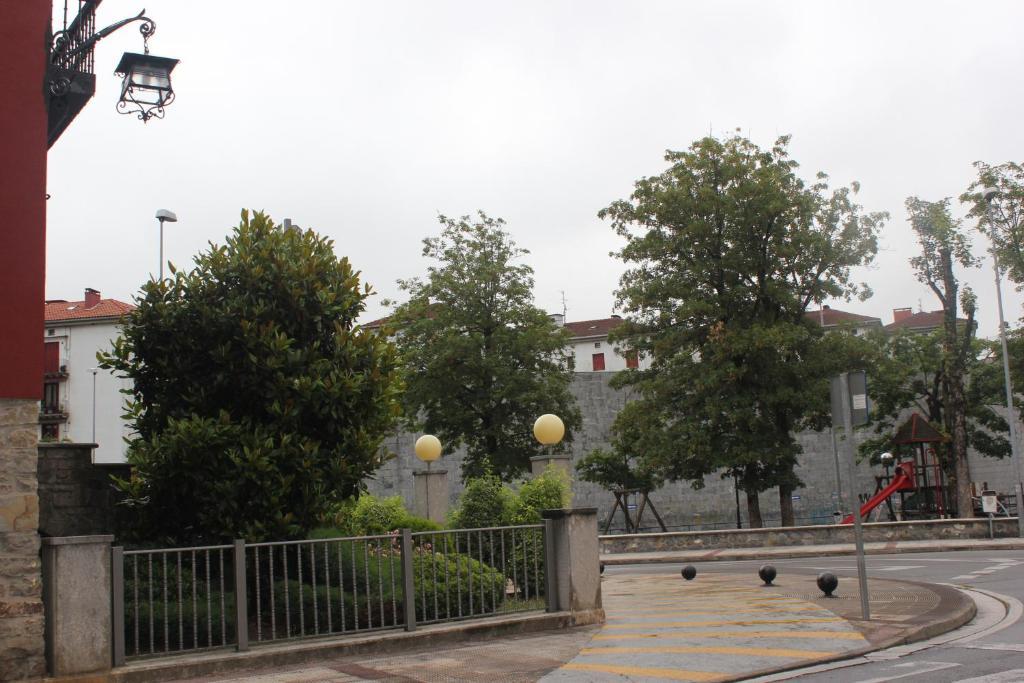 Hotel Mondragon Arrasate/Mondragon Buitenkant foto